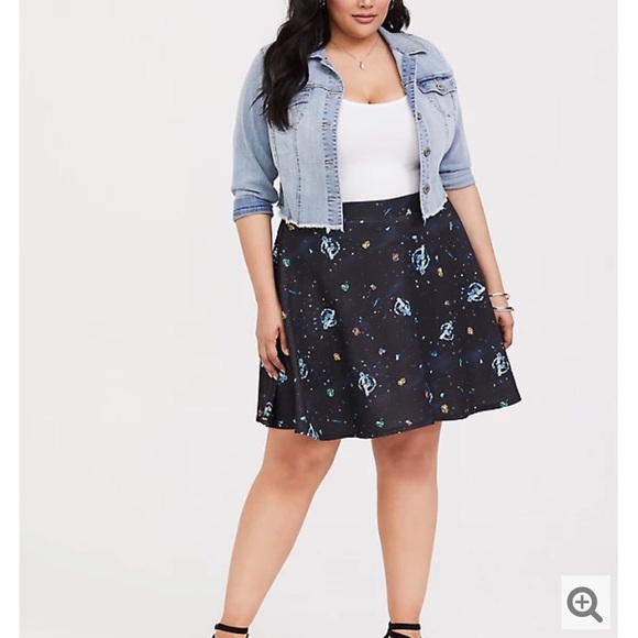Torrid size 4 MARVEL AVENGERS ENDGAME SCUBA SKIRT - Picture 1 of 9